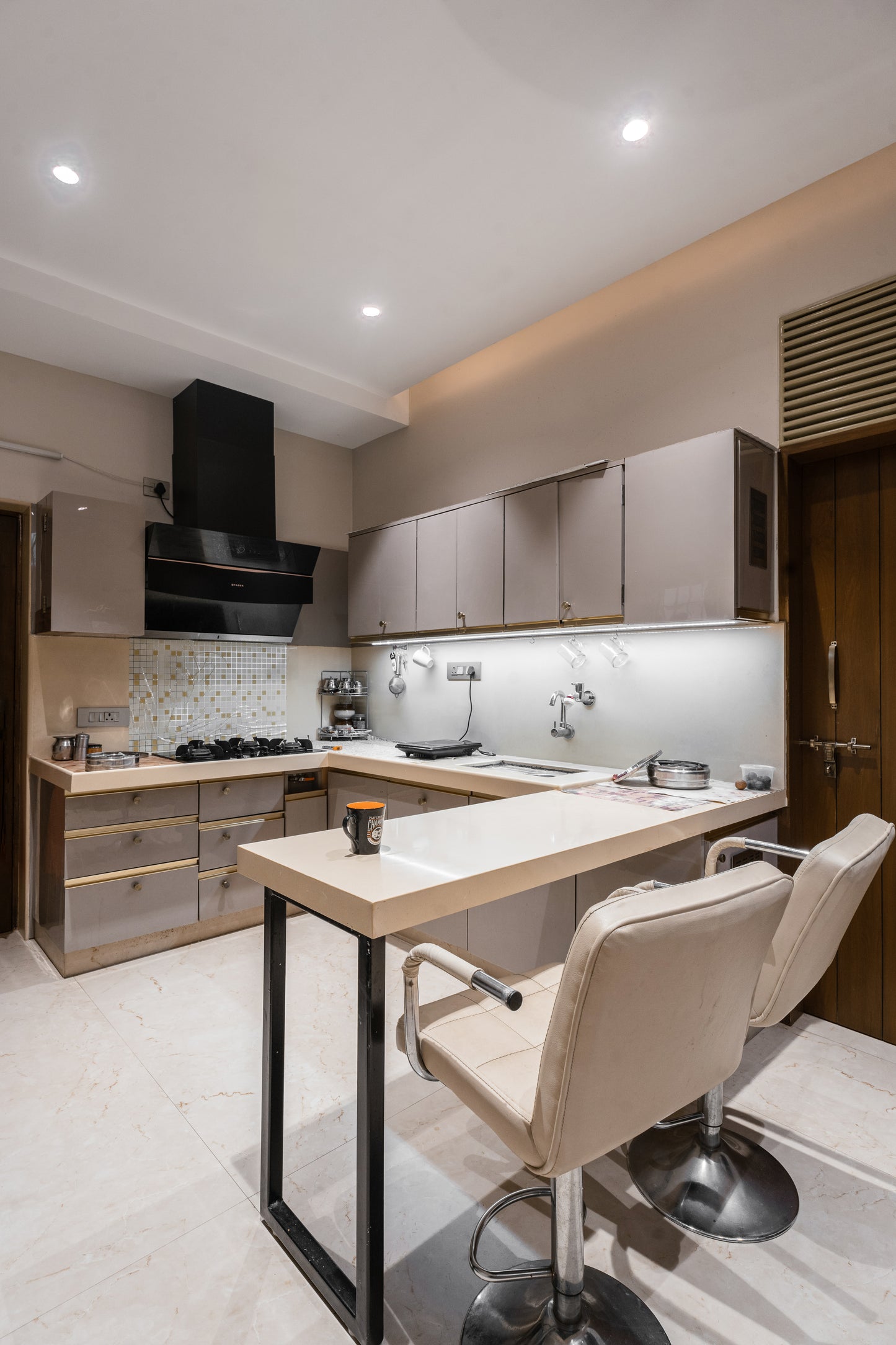 Serene Welcome - Modular Kitchen