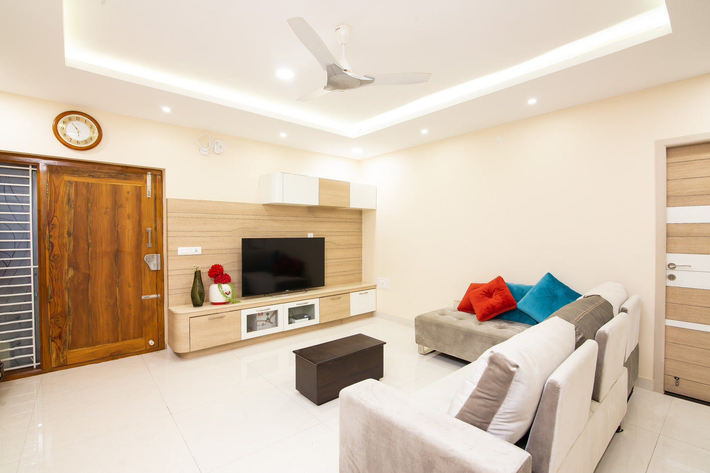 Facade Front - Living Room