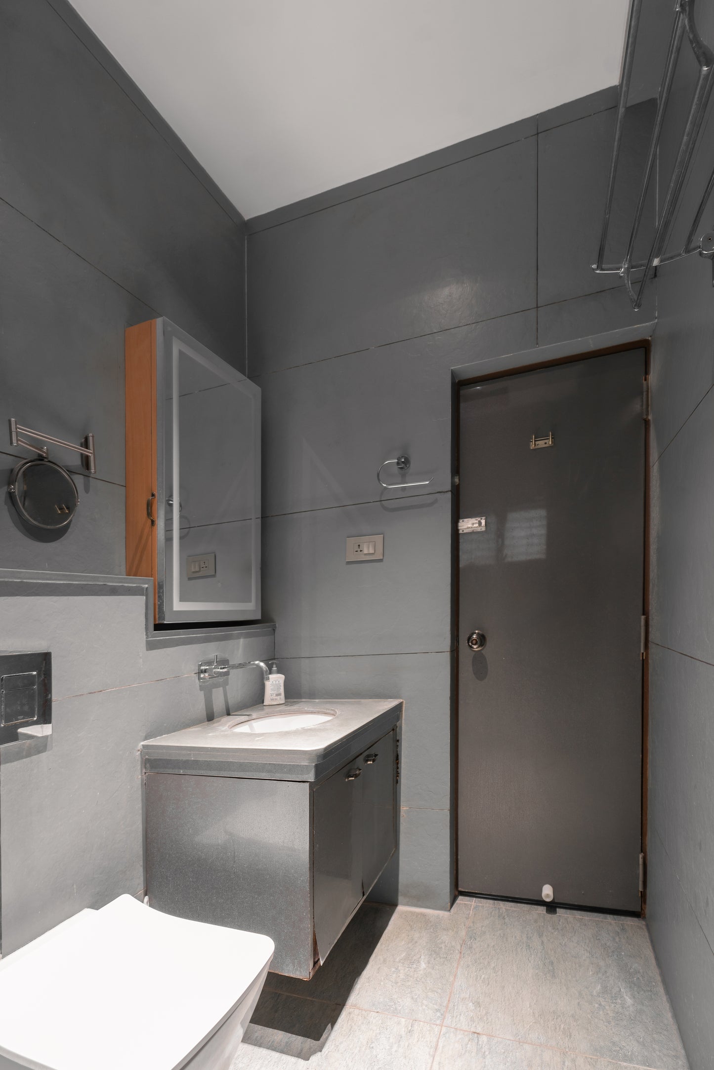 Serene Welcome - Master Bedroom