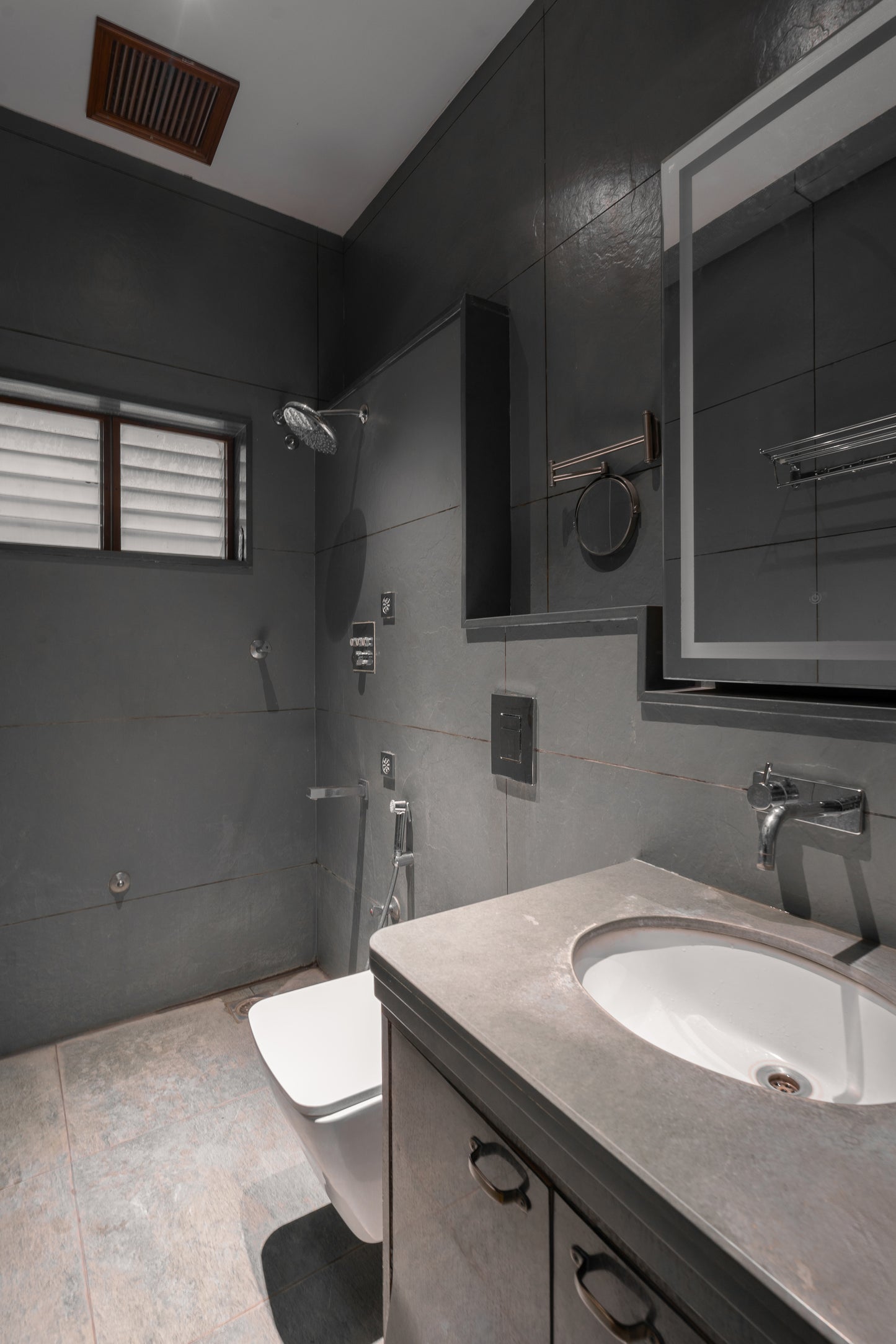 Serene Welcome - Master Bedroom