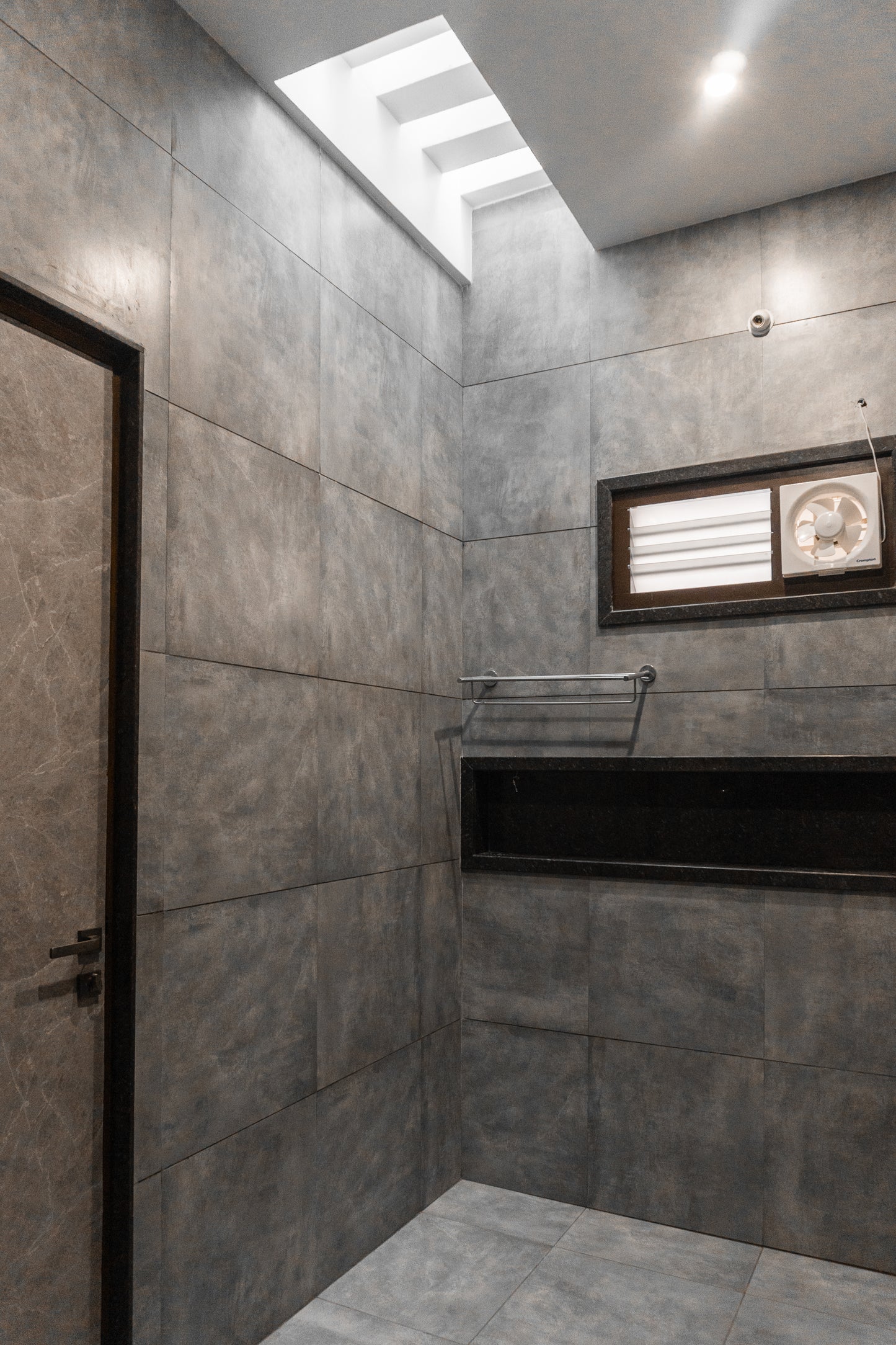 Casa Lumière - Bathroom Haven