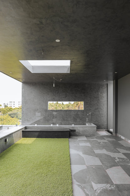 The Minimal - Sunlight Space & Balcony