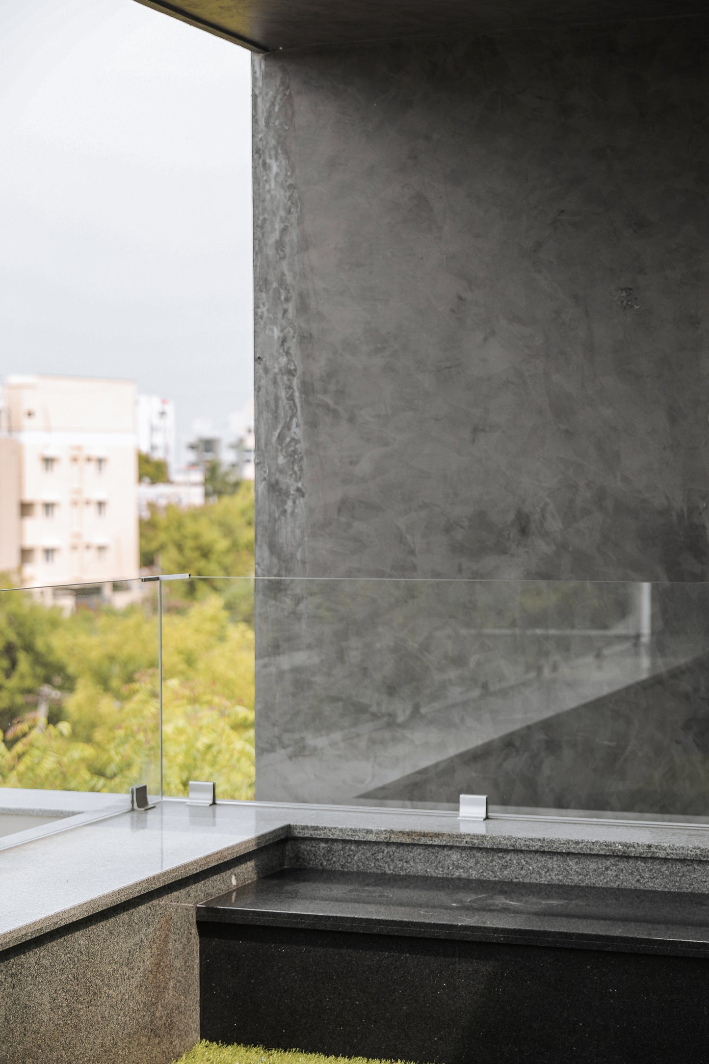 The Minimal - Sunlight Space & Balcony